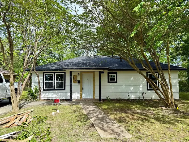 1114 Blackburn Street, Commerce, TX 75428