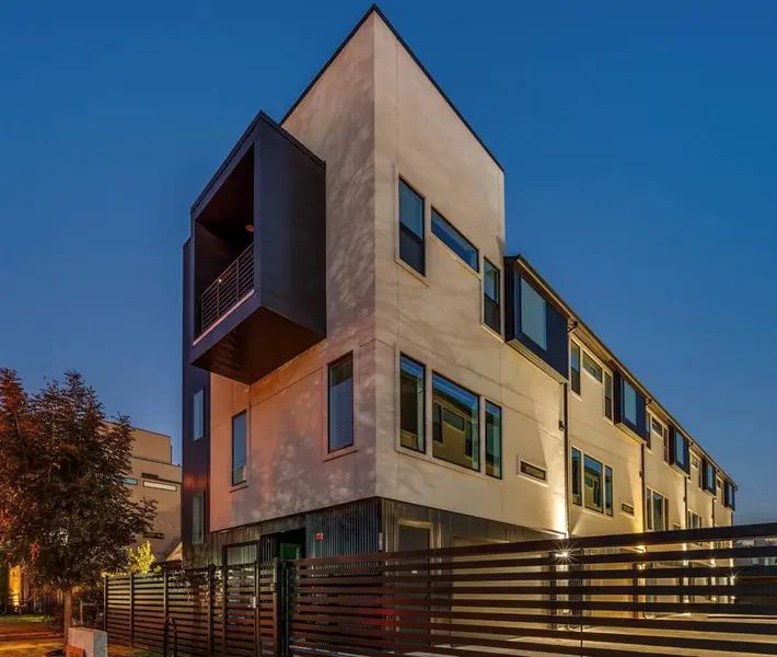 2906 Hawthorne Avenue #101, Dallas, TX 75219