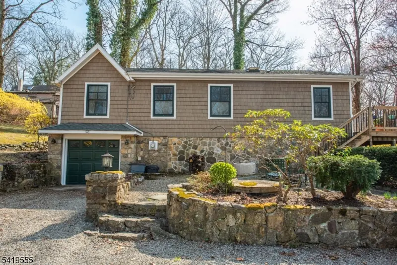 23 Ridge Trl, Kinnelon Boro, NJ 07405