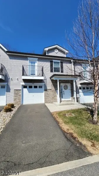 4 Joseph Dr, Newton Town, NJ 07860