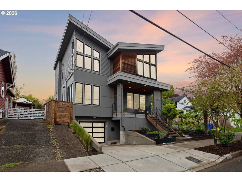 4041 SE KNAPP ST, Portland, OR 97202