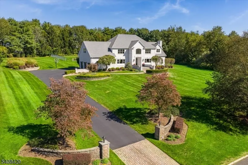 231 Ronan Way, Branchburg Twp., NJ 08853