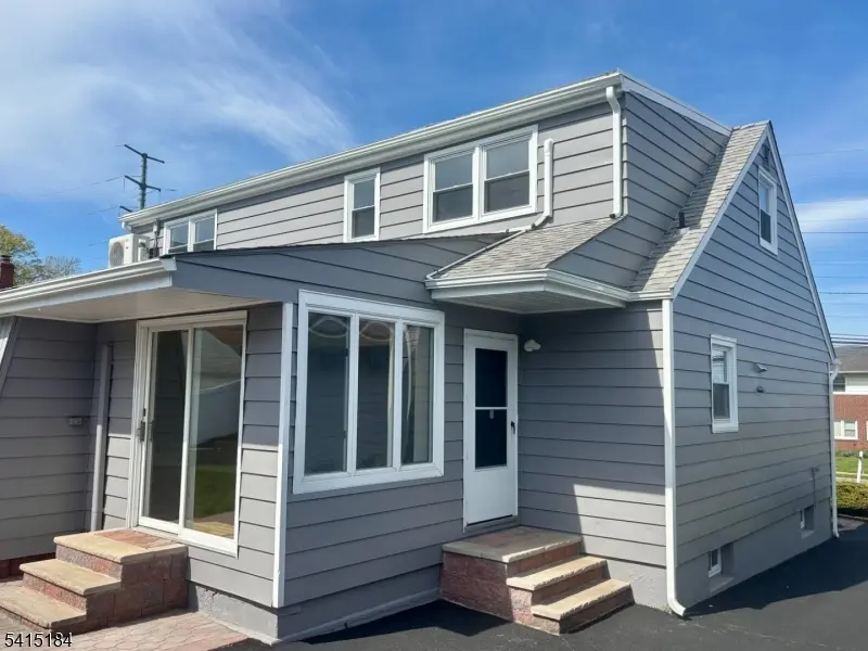 9 Joan Pl, Clifton City, NJ 07012