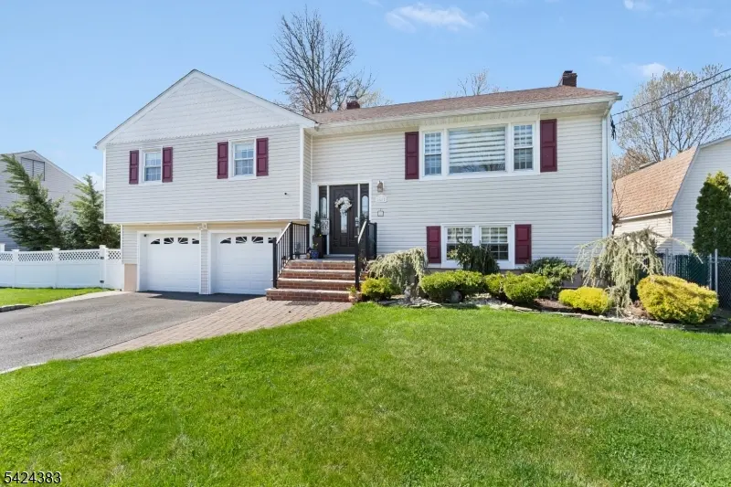68 DORIS WAY, Clark Twp., NJ 07066