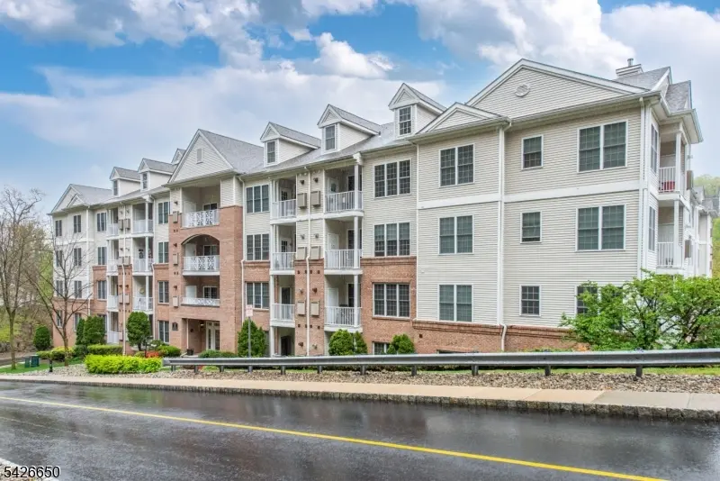 8209 Sanctuary Blvd, Riverdale Boro, NJ 07457