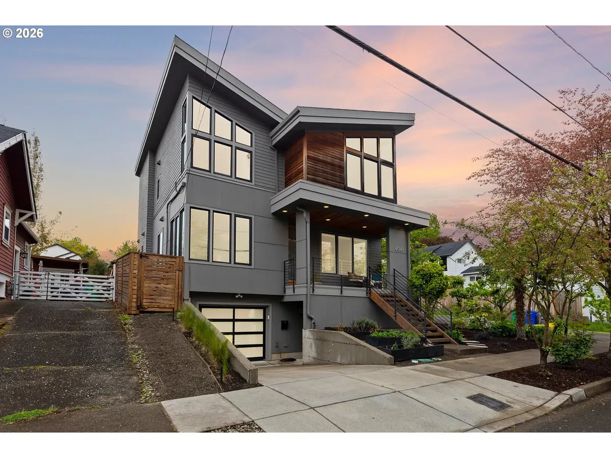 4041 SE KNAPP ST, Portland, OR 97202