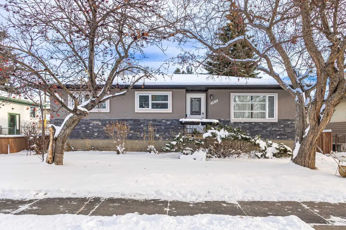 2816 24 ST NW, Calgary, AB T2M 3Z3