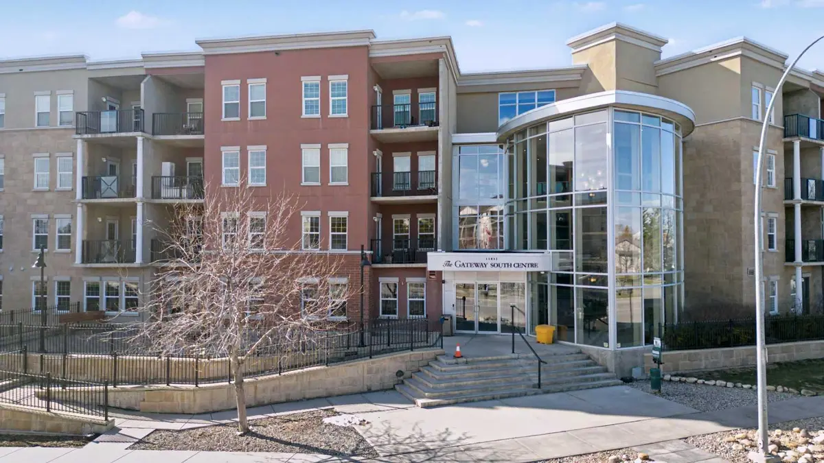 11811 Lake Fraser DR SE #3604, Calgary, AB T2J 7J4