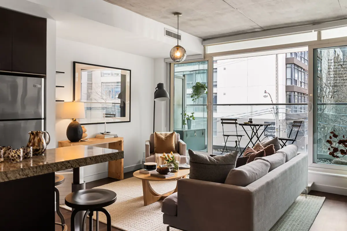 75 Portland ST #302, Toronto C01, ON M5V 2M9