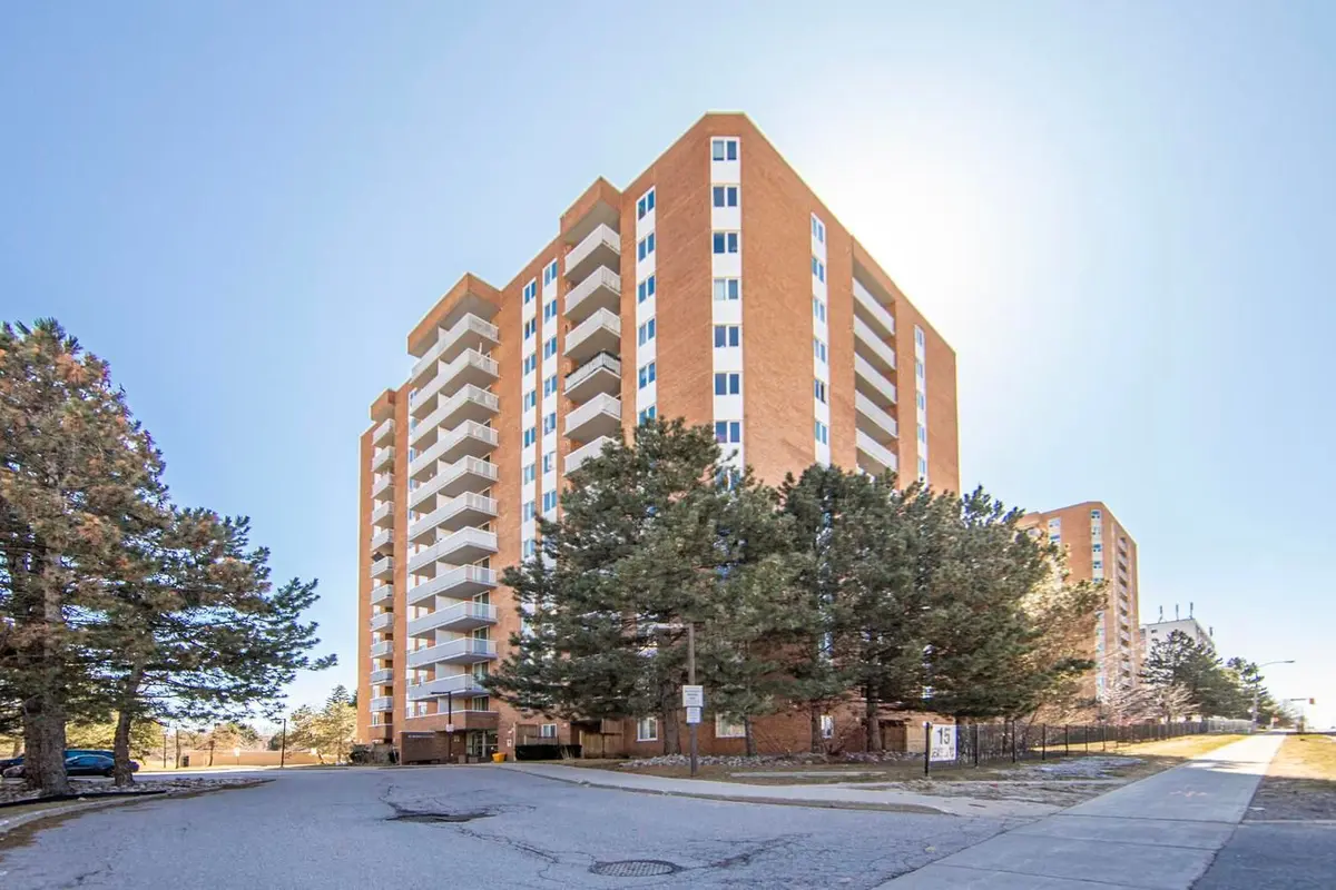 15 Sewells RD #204, Toronto E11, ON M1B 3V7