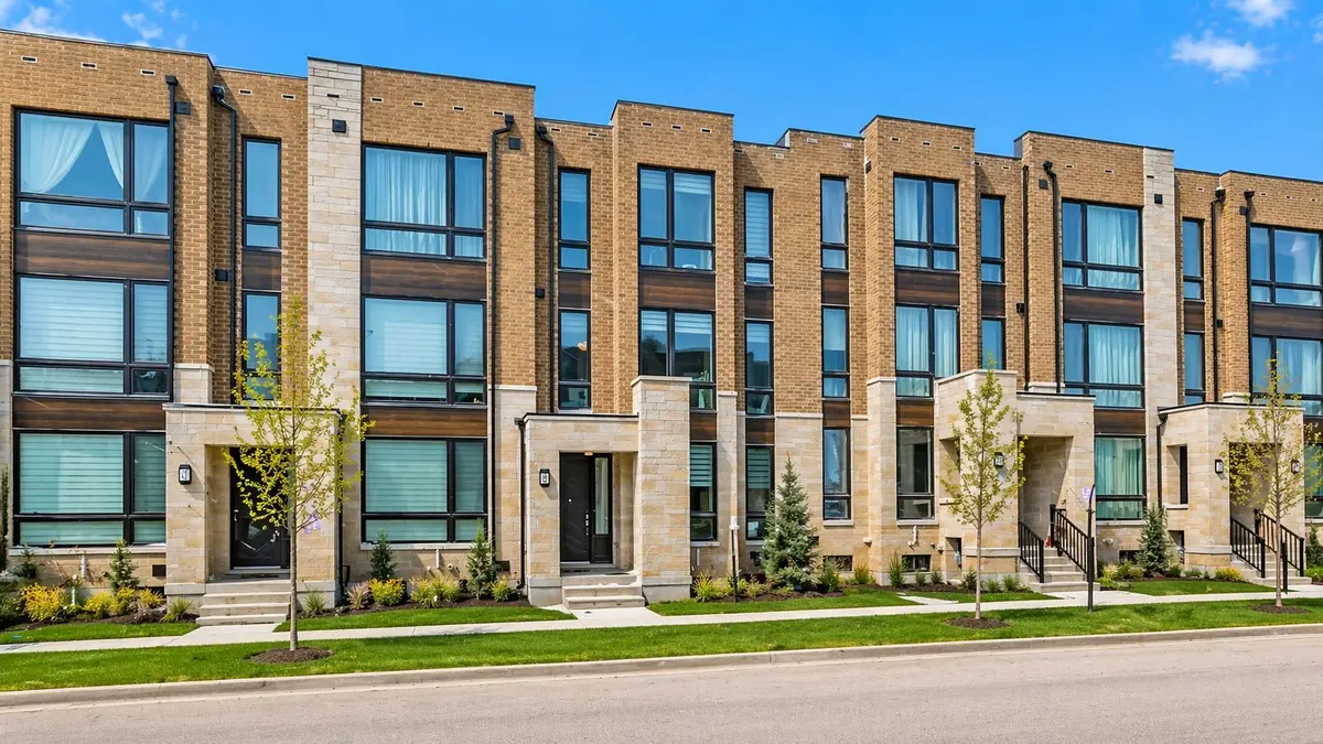 9 Breyworth RD, Markham, ON L6C 0Z5