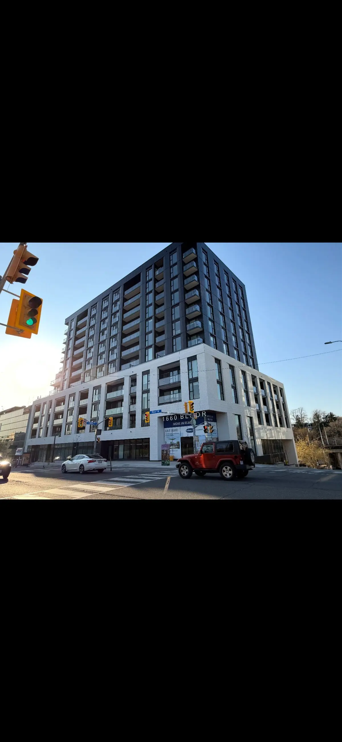 1660 Bloor ST W #704, Toronto W02, ON M6P 0C6