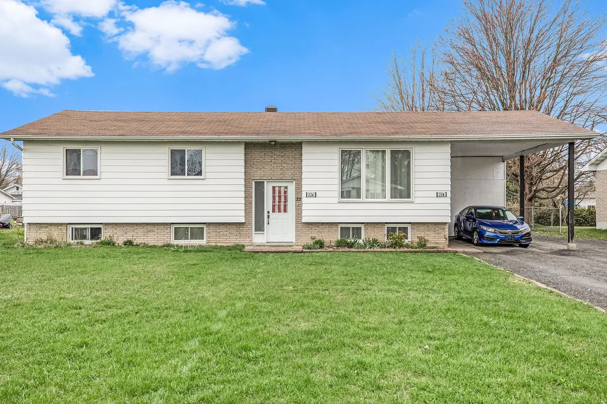 22 Dollard ST #B, Russell, ON K0A 1W0