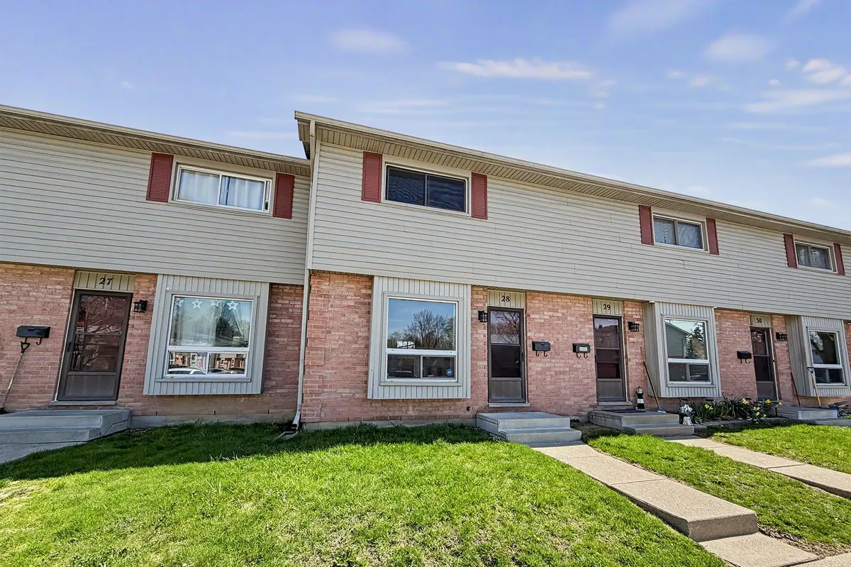 1200 Cheapside ST #28, London East, ON N5Y 5J6