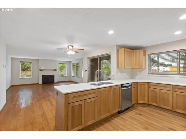 5740 PALISADES DR, Lincoln City, OR 97367