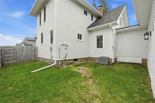 530 N Dubuque St, North Liberty, IA 52317