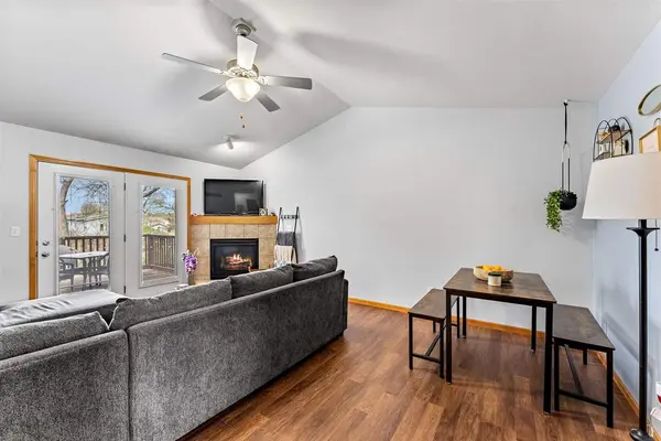 975 Twilight Dr, North Liberty, IA 52317