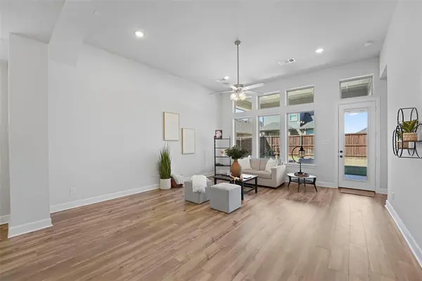 1921 Braided Mane Avenue, Aubrey, TX 76227