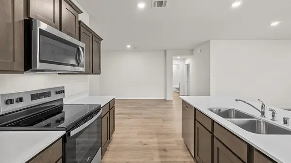 6088 Freedom Drive, Lindale, TX 75771