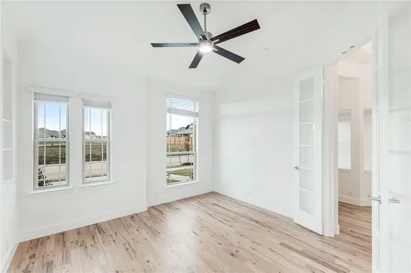 2504 Lakeway Lane, Mansfield, TX 76084