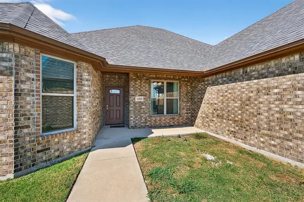 1020 Silverton Drive, Sherman, TX 75092