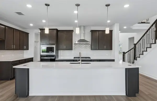 717 Brozgold Avenue, Midlothian, TX 76065