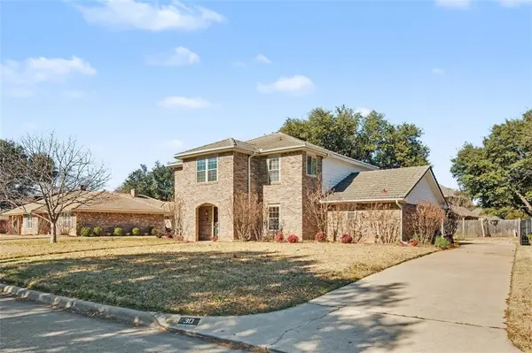 30 Crestwood Drive, Trophy Club, TX 76262