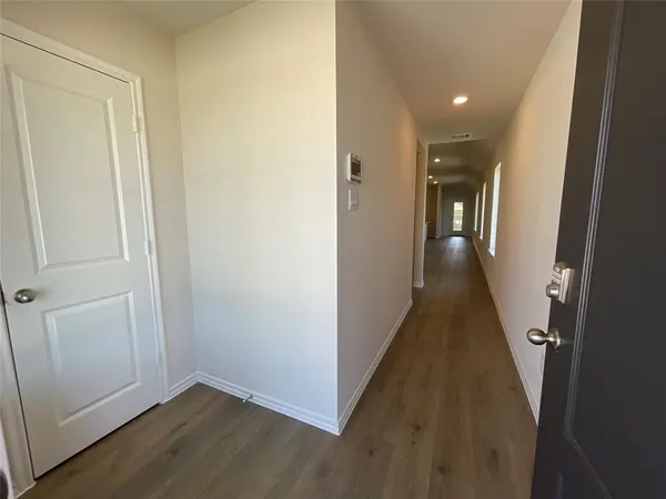 658 Walkabout Place, Lavon, TX 75166