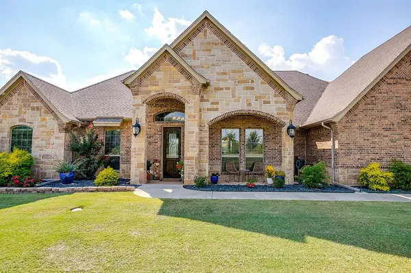 105 N Hadley Road,  Godley,  TX 76044