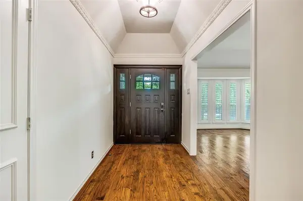 9223 Club Glen Drive, Dallas, TX 75243