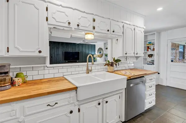 4025 Aragon Drive, Fort Worth, TX 76133