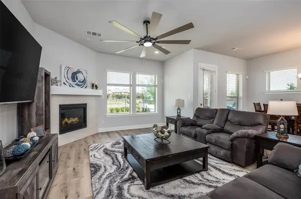 1820 Welker Drive, Van Alstyne, TX 75495