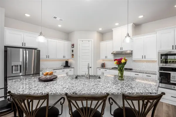 1820 Welker Drive, Van Alstyne, TX 75495