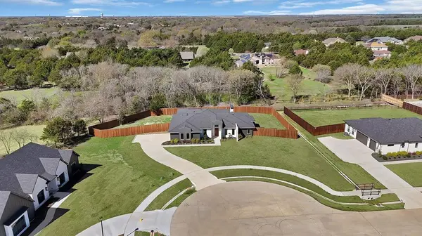 309 Whispering Way, Red Oak, TX 75154