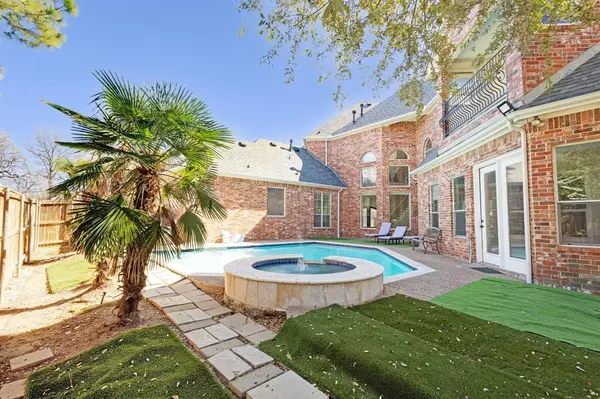 1004 Drake Drive, Euless, TX 76039