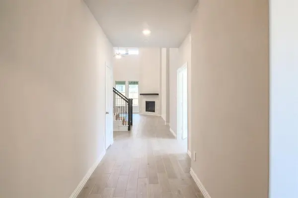 2009 Creekvista Drive, Lewisville, TX 75010