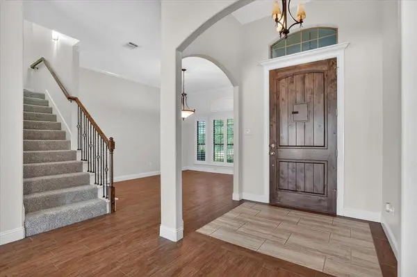 2000 Adams Lane S, Azle, TX 76020