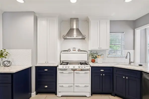 2403 W Colorado Boulevard, Dallas, TX 75211