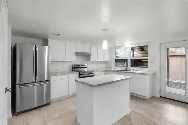 3118 Roundtree Lane, Garland, TX 75044