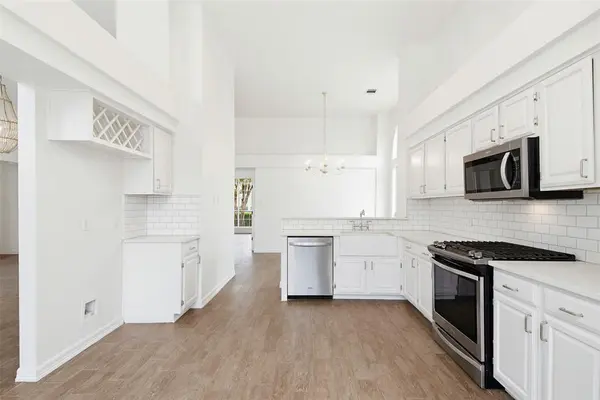 5718 Willowbrook Drive, Rowlett, TX 75088