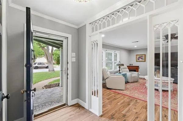 1912 Sunnybrook Drive, Irving, TX 75061