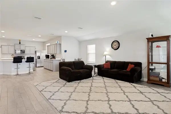 737 Trinity Park Trail, Alvarado, TX 76009