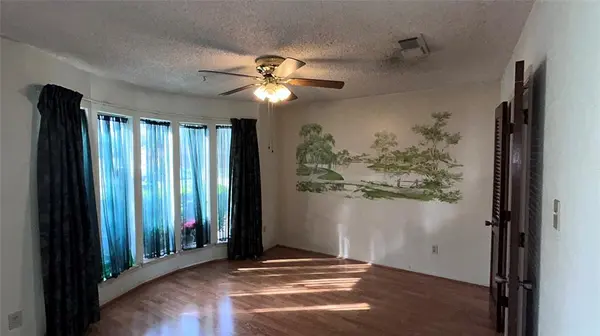 6325 Lavano Drive, Edgecliff Village, TX 76134