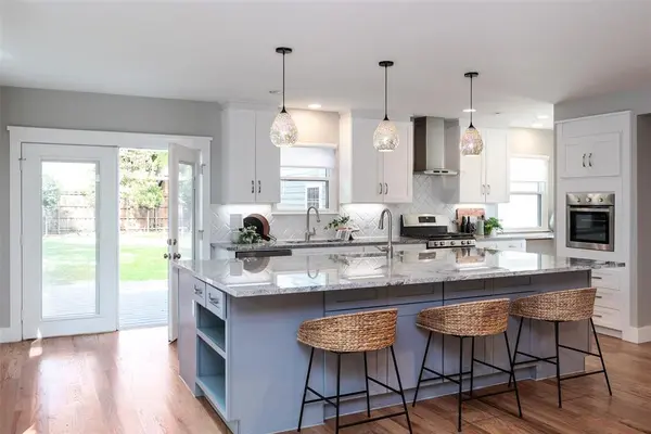 5120 Maple Springs Boulevard, Dallas, TX 75235