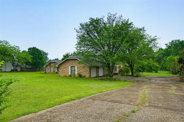 220 Green Ridge Drive, Double Oak, TX 75077