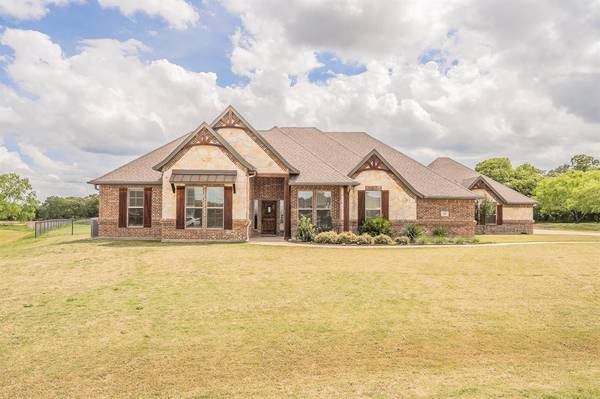 146 Buddy Court, Millsap, TX 76066