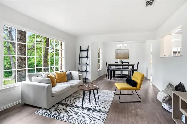 2907 Lakeshore Court, Arlington, TX 76013