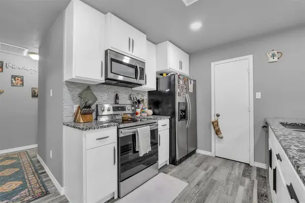 408 Little Avenue, Mcgregor, TX 76657