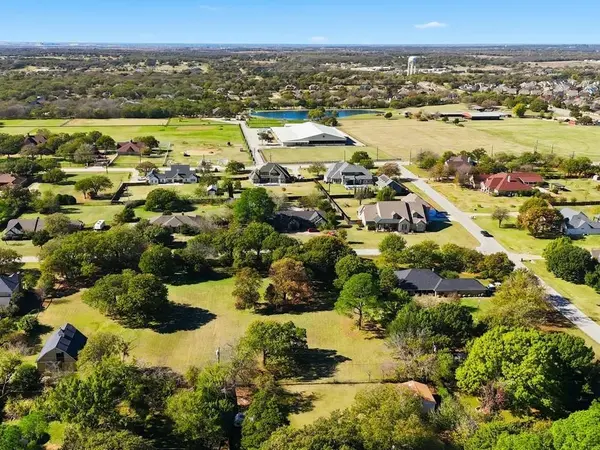 370 Oakview Drive, Double Oak, TX 75077