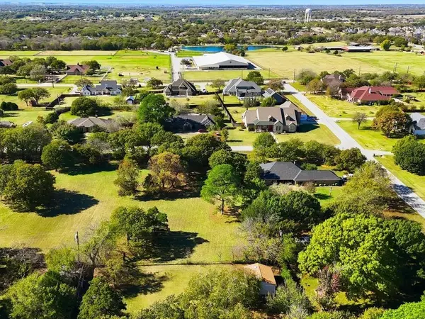 370 Oakview Drive, Double Oak, TX 75077